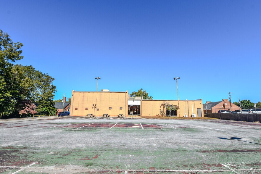 More Photos Of 16 Jackson St, Zebulon Light Distribution For Sale