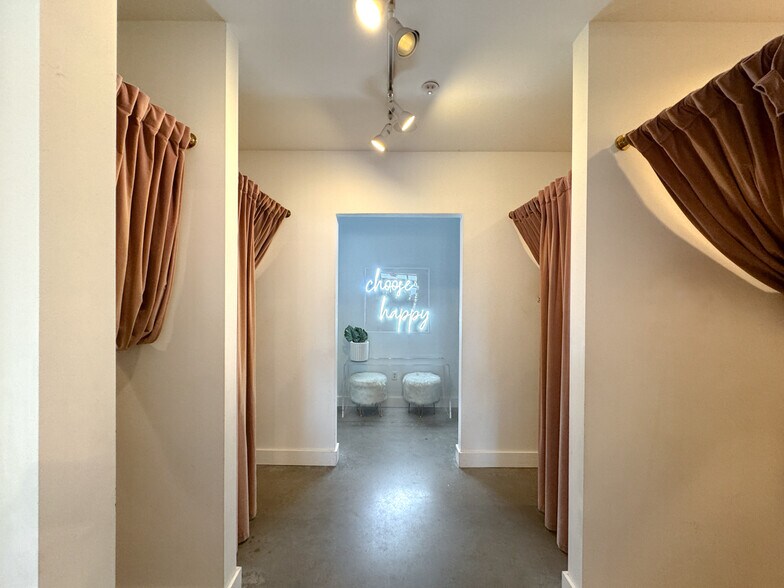 More Photos Of 1807-1819 21st Ave S, Nashville Storefront For Lease