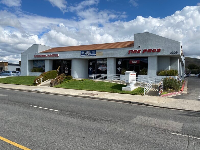 Primary Photo Of 3209 E Thousand Oaks Blvd, Thousand Oaks Unknown For Lease
