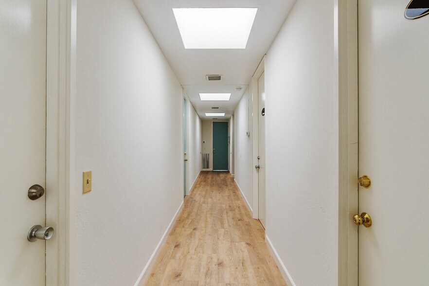 More Photos Of 125-131 Camino Alto, Mill Valley Office For Lease