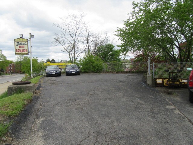 More Photos Of 51 Summer St, Worcester Auto Repair For Sale