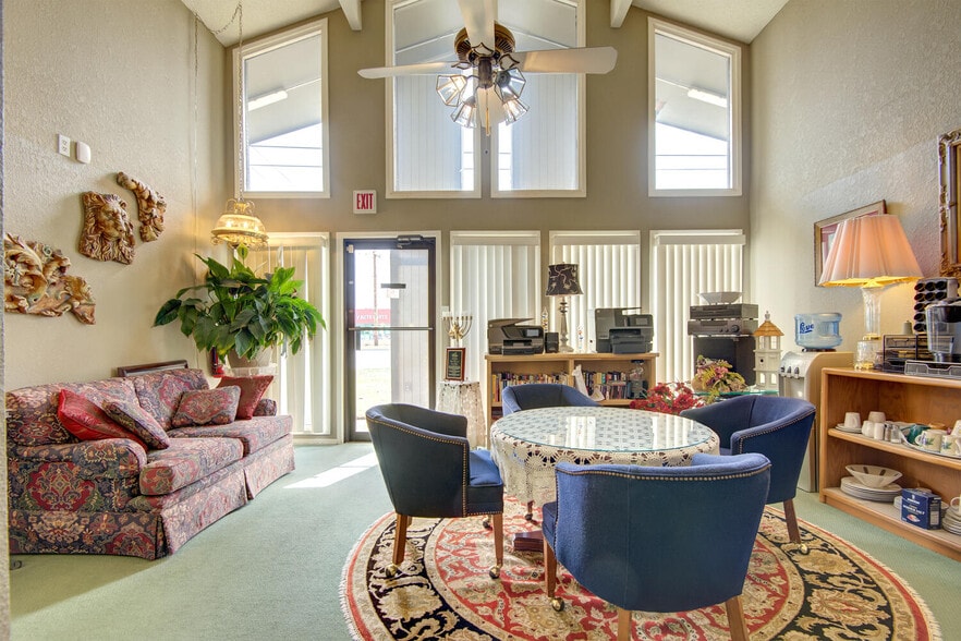 More Photos Of 2833 W Main St, Jenks Religious Facility For Sale