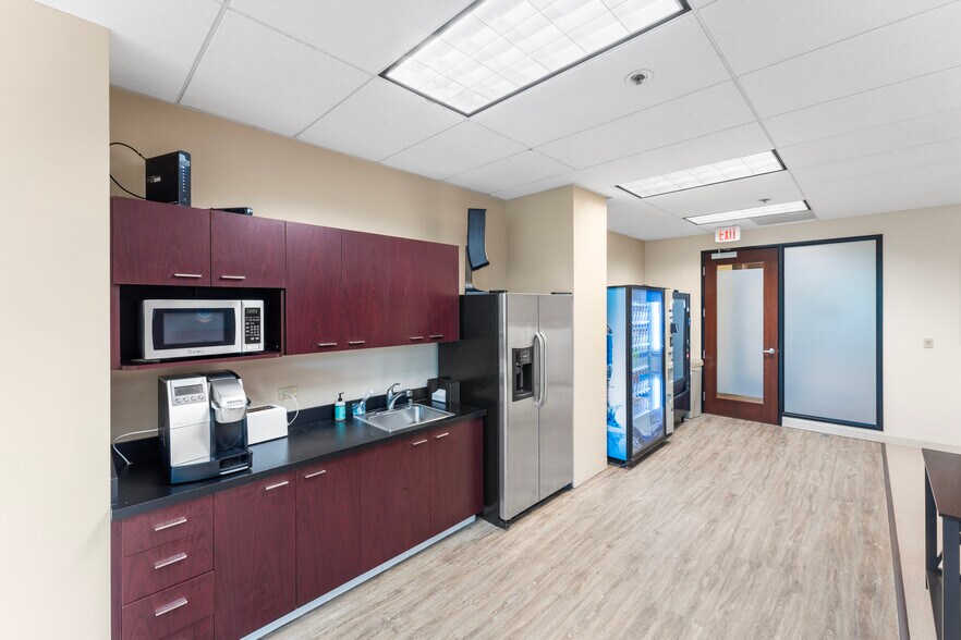 More Photos Of 12205 SW Tualatin Rd, Tualatin Office For Lease