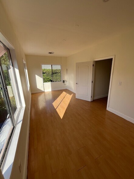 More Photos Of 931 N La Cienega Blvd, Los Angeles Storefront Retail Office For Lease