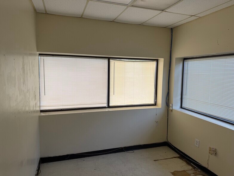 More Photos Of 2160 NE 31st Ave, Gainesville Industrial For Lease