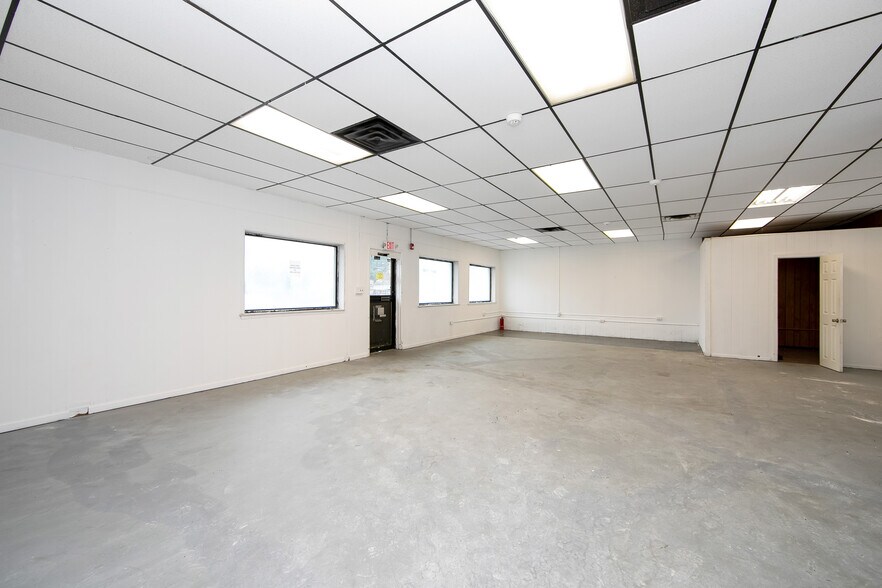 More Photos Of 201-211 Kates Blvd, Millville Freestanding For Lease
