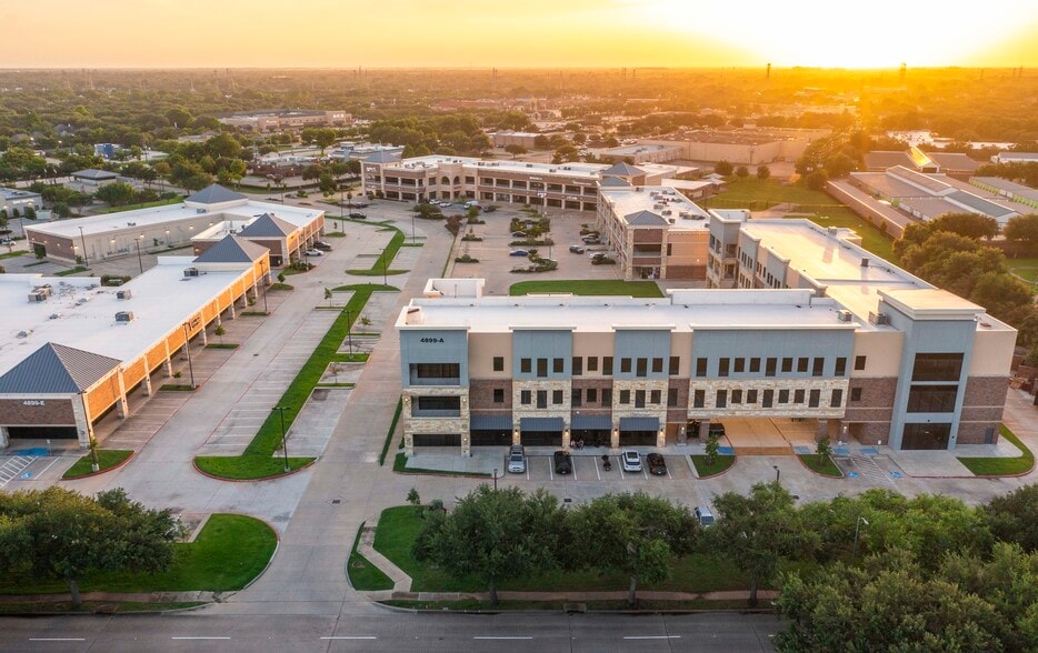 More Photos Of 4899 Highway 6, Missouri City Restaurant For Lease