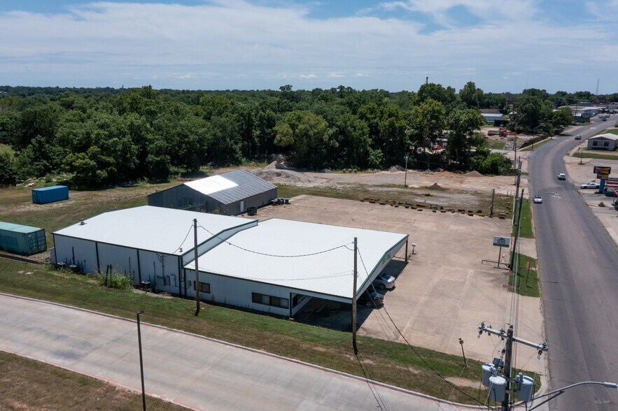 More Photos Of 1210 N 1st Ave, Durant Warehouse For Sale