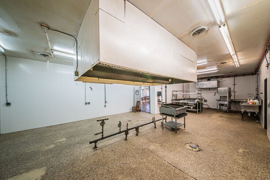 More Photos Of 7052 Benton Rd, Paducah Restaurant For Sale