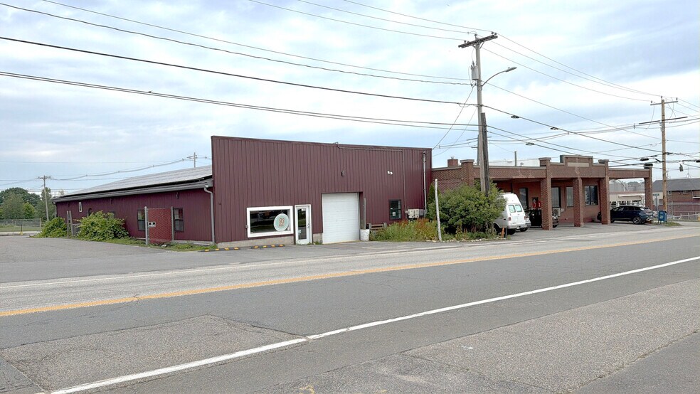 More Photos Of 95 Main St, South Portland Warehouse For Sale