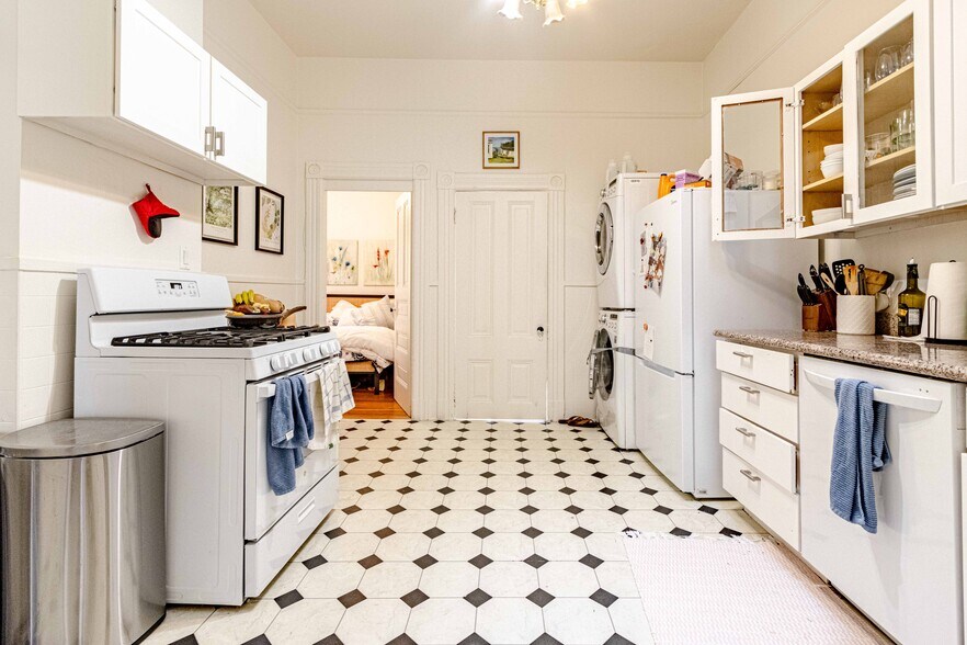 More Photos Of 3927-3929 Sacramento St, San Francisco Storefront Retail Residential For Sale