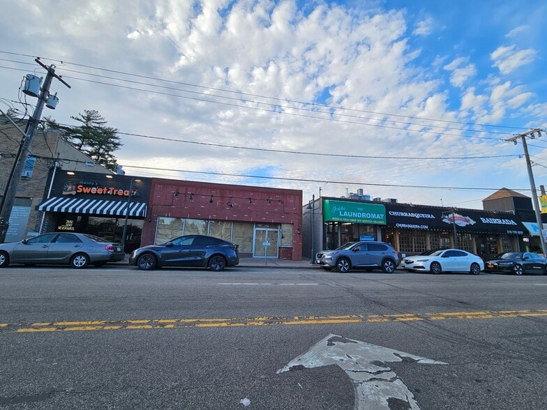 More Photos Of 152 Jericho Tpke, Mineola Storefront For Lease