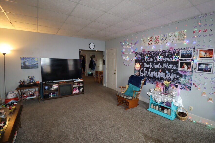 More Photos Of 404 Main St W, Ashland Office For Sale