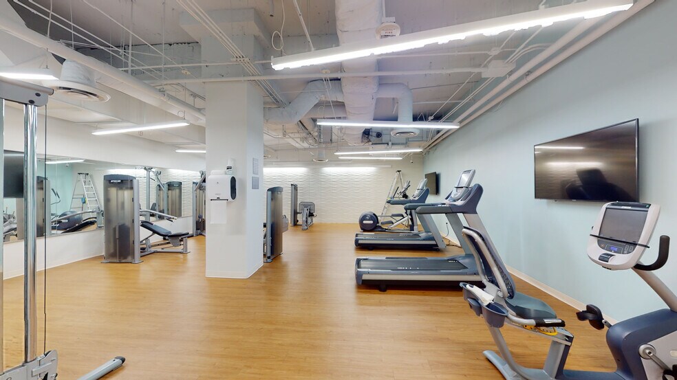 More Photos Of 2 Alhambra Plz, Coral Gables Office Residential For Lease