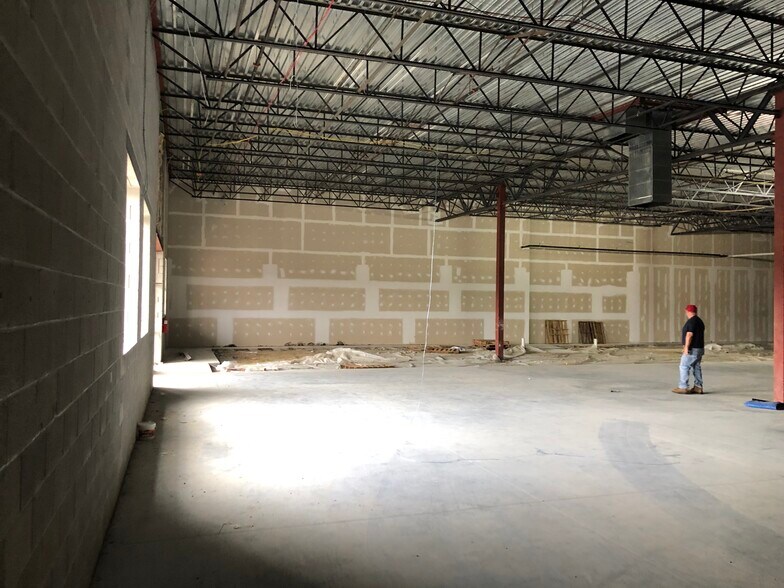 More Photos Of 11409 Ocean Gateway, Berlin Unknown For Lease