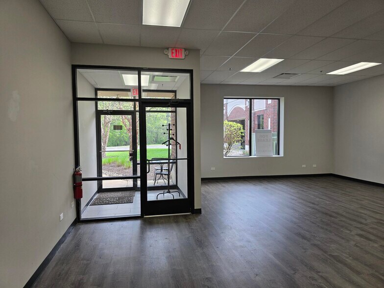 More Photos Of 731 S Route 21, Gurnee Office For Sale
