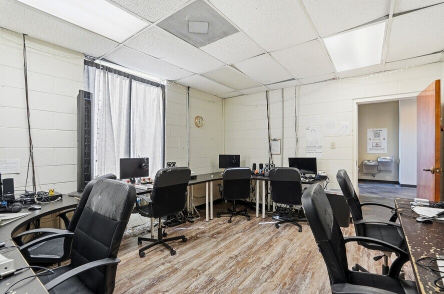 More Photos Of 130 Southside Dr, Charlotte Freestanding For Sale