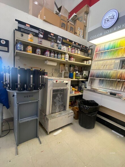 More Photos Of 631 Humboldt Ave, Wells Storefront Retail Office For Sale