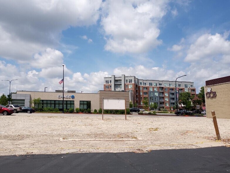 More Photos Of 105 S Main St, Mount Prospect Land For Lease