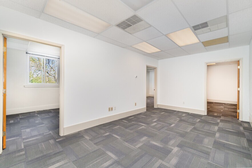 More Photos Of 125 N Enola Dr, Enola Office For Sale