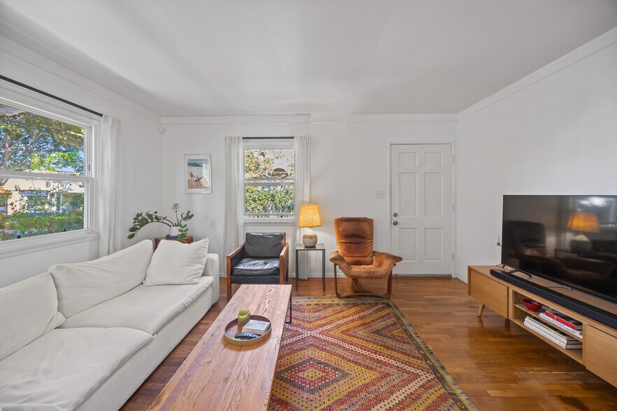 More Photos Of 3017 4th St, Santa Monica Apartments For Sale