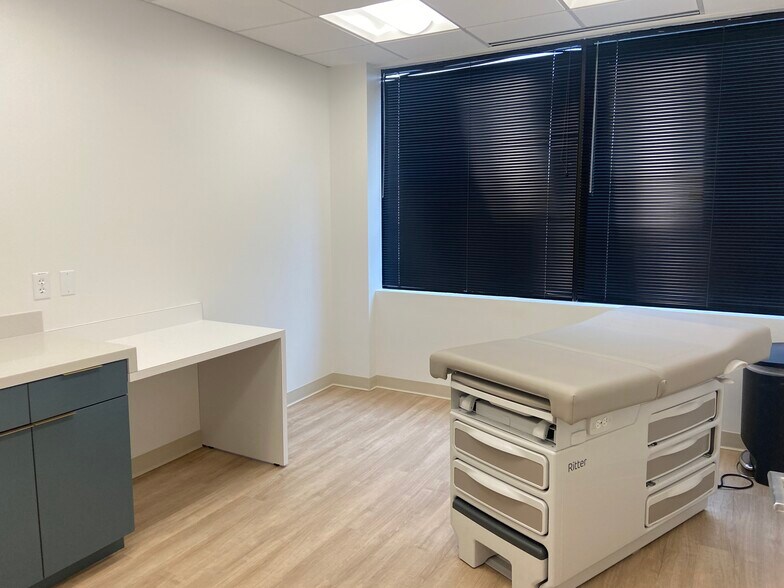 More Photos Of 8603 Westwood Center Dr, Vienna Office For Lease