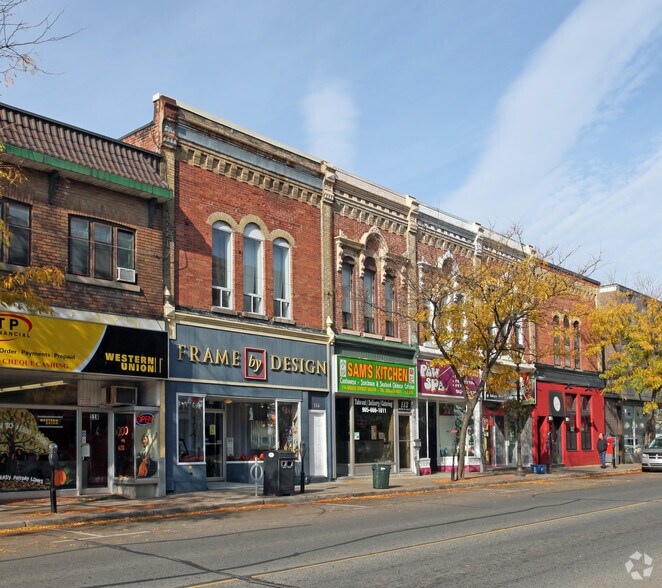 Primary Photo Of 106-116 Brock St S, Whitby Storefront Retail Residential For Lease