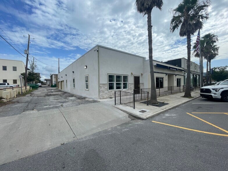 More Photos Of 2302 14th St, Gulfport Office Residential For Sale