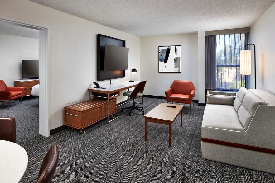 More Photos Of 1000 Fairgrounds Dr, Vallejo Hotel For Sale