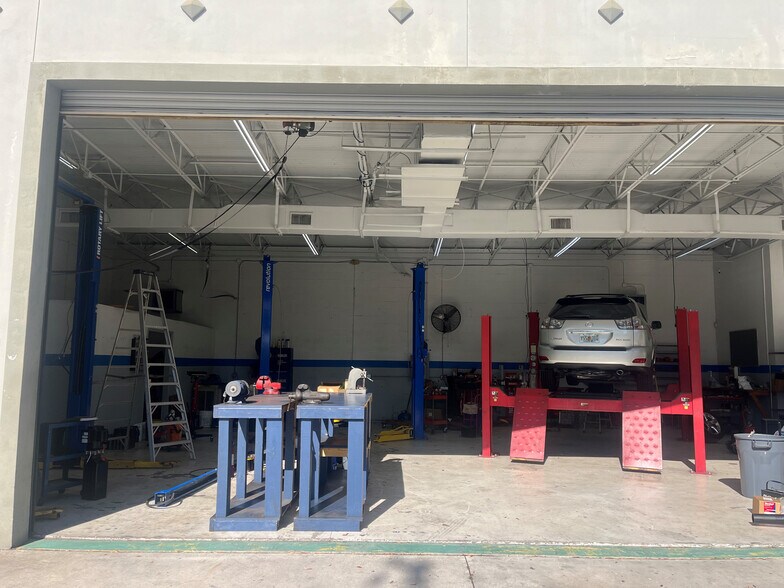 More Photos Of 9786 Bonita Beach Rd, Bonita Springs Freestanding For Sale