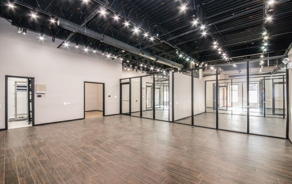 More Photos Of 1645 S River Rd, Des Plaines Office For Sale
