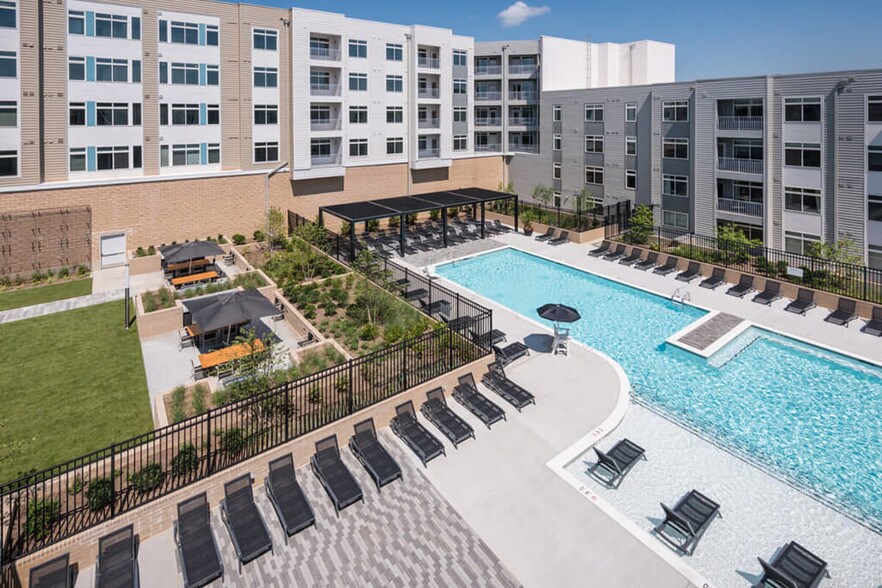 More Photos Of 8010 Gramercy Blvd, Rockville Apartments For Lease