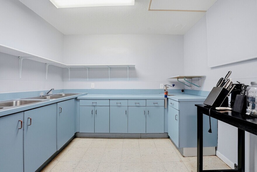 More Photos Of 2886 Whitney Rd, Clearwater Storefront Retail Residential For Sale