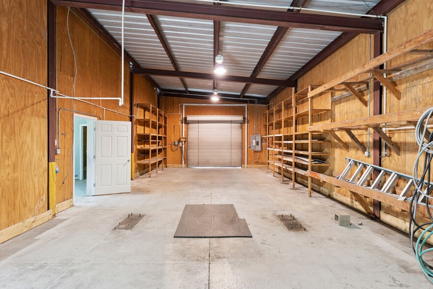 More Photos Of 26754 US-82, Waynesville Light Distribution For Sale