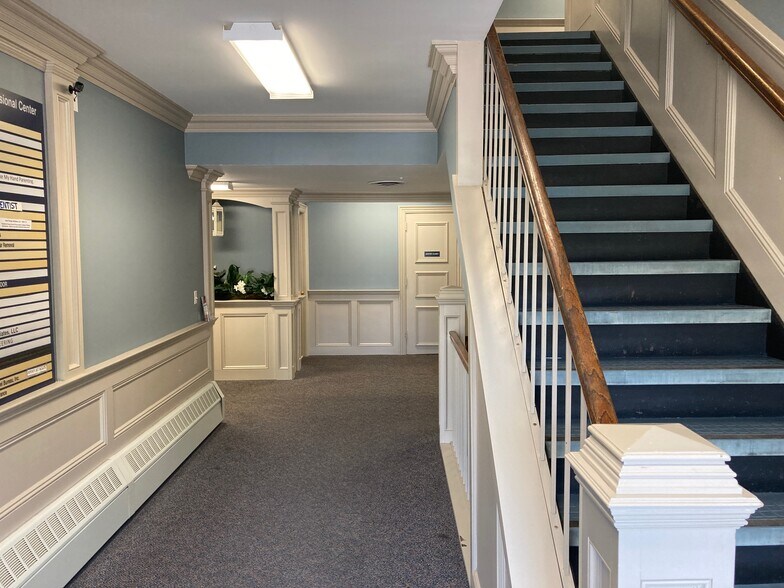 More Photos Of 1341 Hamburg Tpke, Wayne Office For Lease