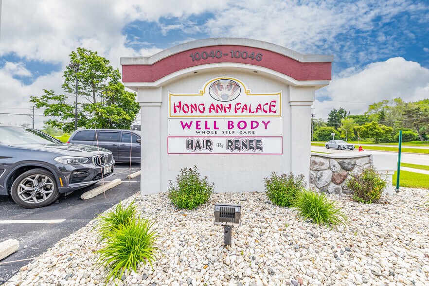 More Photos Of 10040-10046 N Port Washington Rd, Mequon Storefront Retail Office For Lease