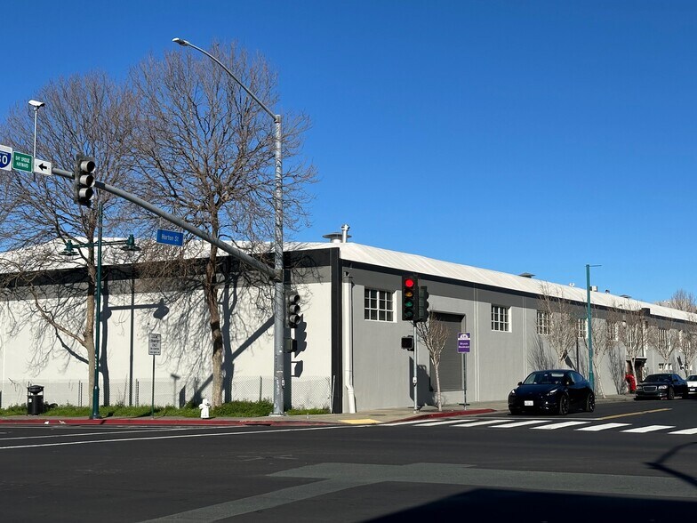 Primary Photo Of 4045 Horton St, Emeryville Warehouse For Lease