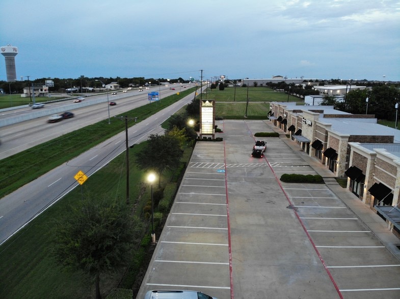 More Photos Of 202 N Interstate 35 Service Rd, Red Oak Unknown For Lease