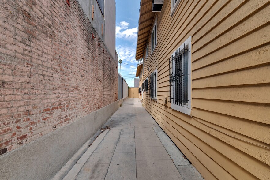 More Photos Of 2113 Venice Blvd, Los Angeles Apartments For Sale