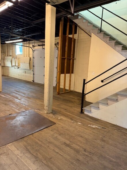 More Photos Of 419 Lincoln St, Marlborough Light Manufacturing For Lease