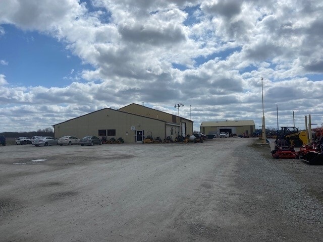 More Photos Of 1284 NE Highway 52, Clinton Truck Terminal For Sale