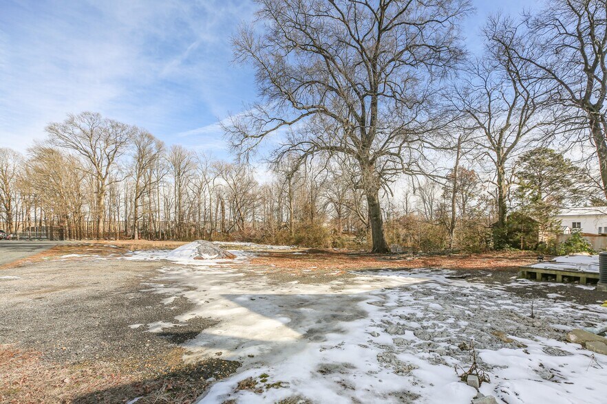 More Photos Of 112 Pegram Ln, Fredericksburg Office For Sale