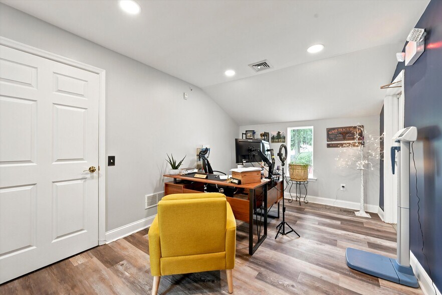 More Photos Of 103 Garris Rd, Downingtown Medical For Sale