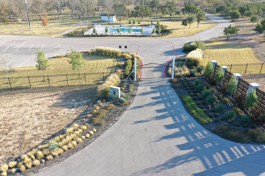 More Photos Of 1030 County Road 279, Liberty Hill Hotel For Sale