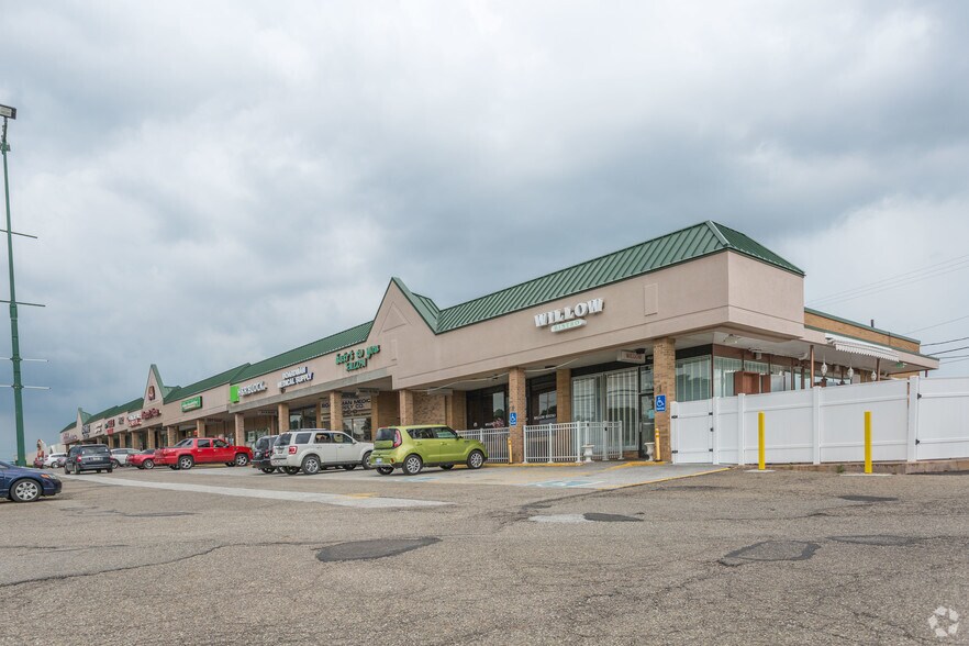 More Photos Of 1110-1212 30th St NW, Canton General Retail For Lease