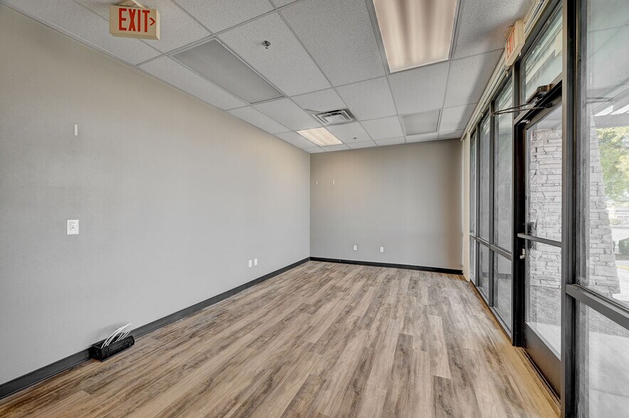 More Photos Of 3908 Civic Center Dr, North Las Vegas Distribution For Lease