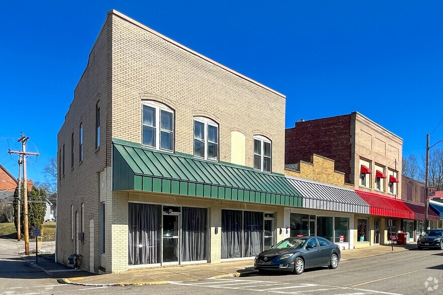 More Photos Of 111 E Main St, Crooksville General Retail For Lease