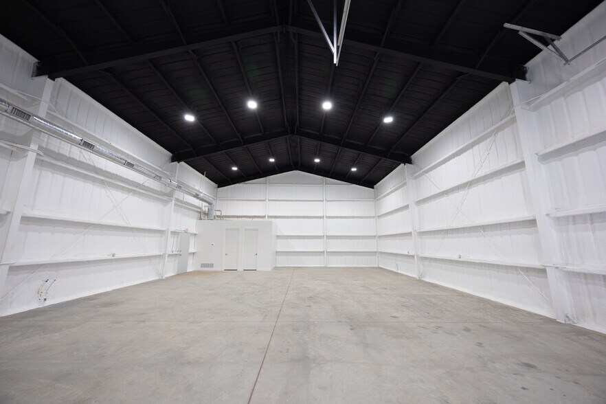 More Photos Of 6601 Lowes Ln, Amarillo Warehouse For Sale