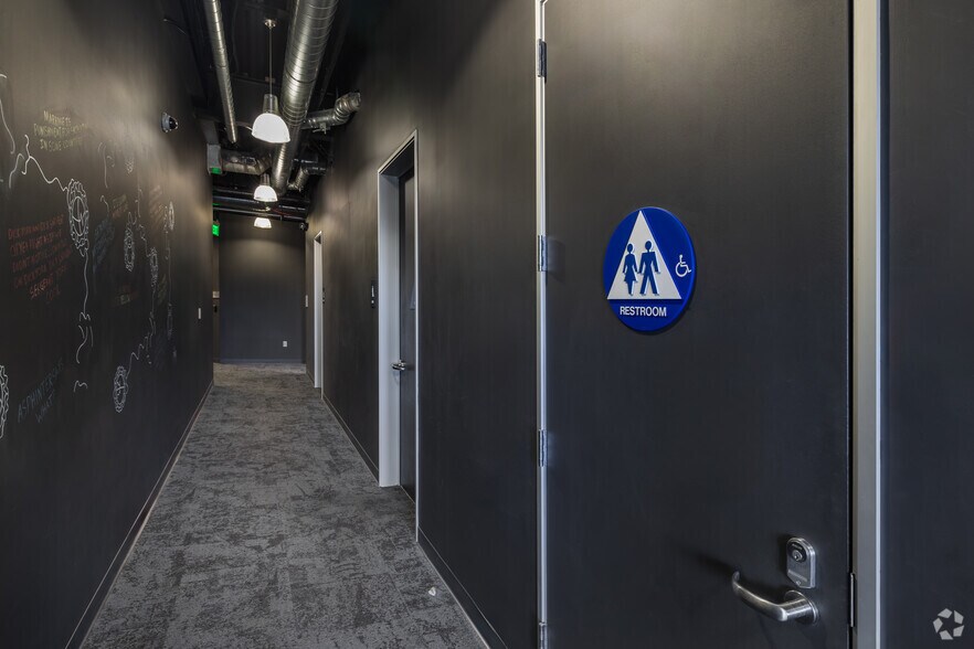 More Photos Of 41923 2nd St, Temecula Office For Lease