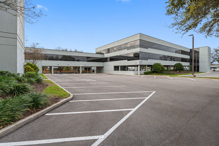 More Photos Of 6801 E Hillsborough Ave, Tampa Office Residential For Lease